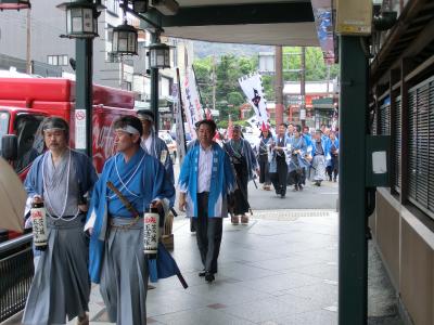 京都市内をパレード