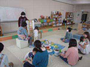 おいで楽しい絵本の時間0514(2)