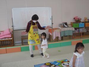 おいで楽しい絵本の時間0514(5)