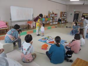 おいで楽しい絵本の時間0514(6)