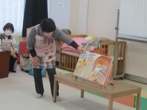 おいで楽しい絵本の時間0211(2)