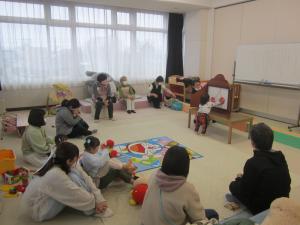 おいで楽しい絵本の時間0211(4)