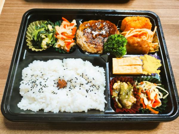 かやの実弁当(2)